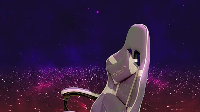 Snapshot of Dolce--Mia---Bianchi__07 chatting on October 4, 2025, 8:07 pm Dolce--Mia---Bianchi 07 online show from October 4, 2025, 8:07 pm