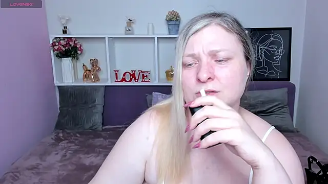 AnnaXCherri online show from November 10, 2025, 2:32 am