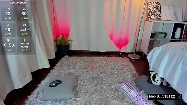 Snapshot of Manu_Velez chatting on October 25, 2025, 5:37 am Manu Velez online show from October 25, 2025, 5:37 am