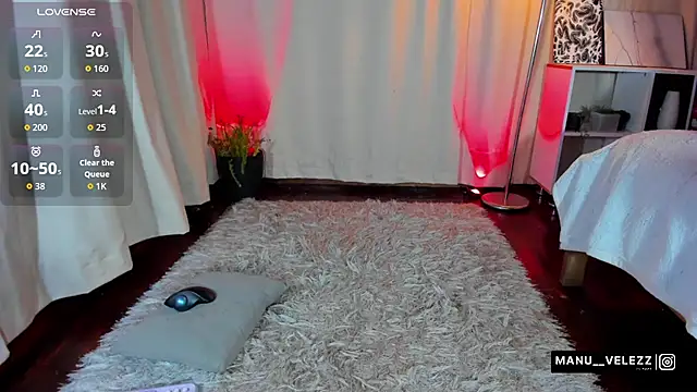 Snapshot of Manu_Velez chatting on October 28, 2025, 2:37 am Manu Velez online show from October 28, 2025, 2:37 am