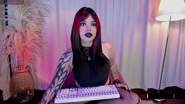 Manu Velez online show from March 11, 2026, 7:03 am