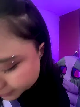 Snapshot of _Valkyrie chatting on December 18, 2025, 5:19 pm Valkyrie online show from December 18, 2025, 5:19 pm