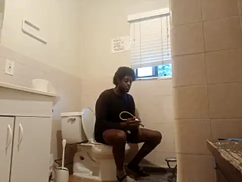 Snapshot of DevinToore chatting on November 2, 2025, 8:22 pm DevinToore online show from November 2, 2025, 8:22 pm