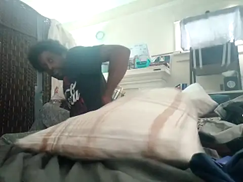 Snapshot of DevinToore chatting on November 8, 2025, 7:01 pm DevinToore online show from November 8, 2025, 7:01 pm