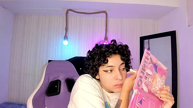 miku katsuragi online show from September 29, 2025, 1:33 am