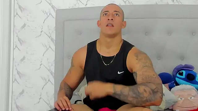 luigiferrara online show from October 23, 2025, 6:28 pm