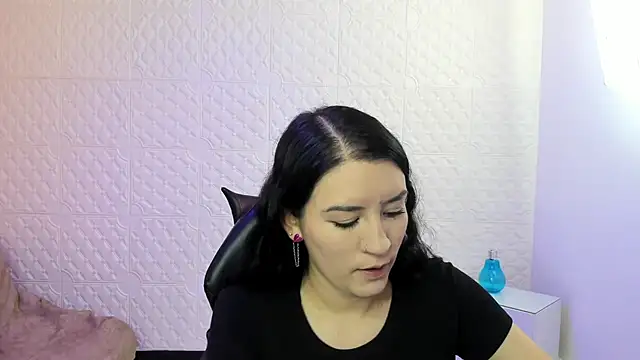 Snapshot of Violetaa_diazz chatting on October 21, 2025, 9:15 pm Violetaa diazz online show from October 21, 2025, 9:15 pm