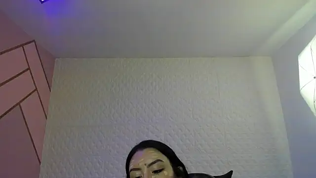 Snapshot of Violetaa_diazz chatting on October 28, 2025, 9:17 pm Violetaa diazz online show from October 28, 2025, 9:17 pm