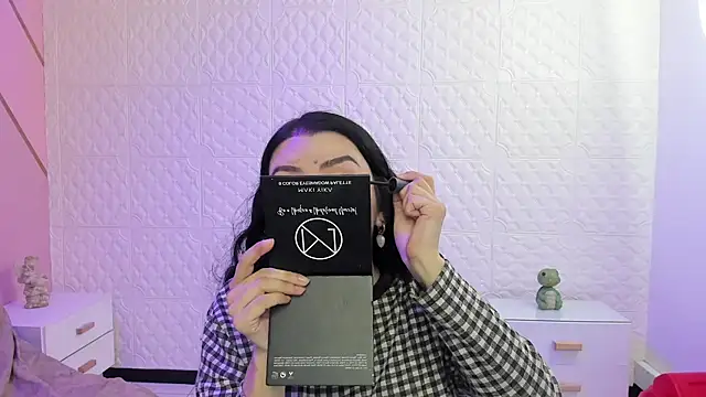 Snapshot of Violetaa_diazz chatting on November 10, 2025, 9:14 pm Violetaa diazz online show from November 10, 2025, 9:14 pm