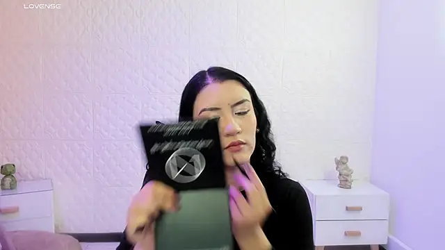 Violetaa diazz online show from February 4, 2026, 9:20 pm