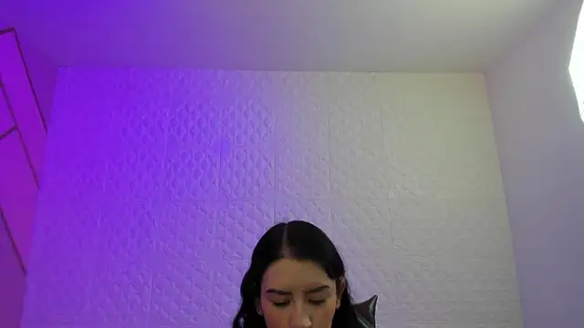 Violetaa diazz online show from March 11, 2026, 9:10 pm
