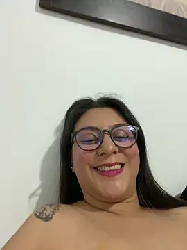 Snapshot of ANYLU19 chatting on December 31, 2024, 3:23 am ANYLU19 online show from December 31, 2024, 3:23 am