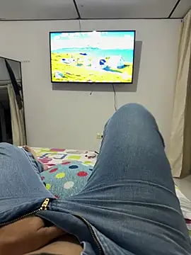 Snapshot of ANYLU19 chatting on November 25, 2025, 3:17 am ANYLU19 online show from November 25, 2025, 3:17 am