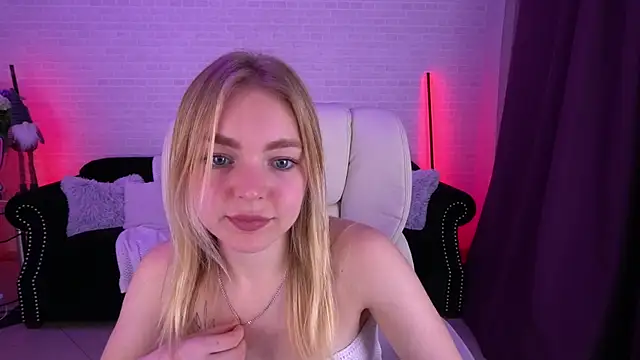 EmilySunshineS online show from December 15, 2024, 10:26 pm