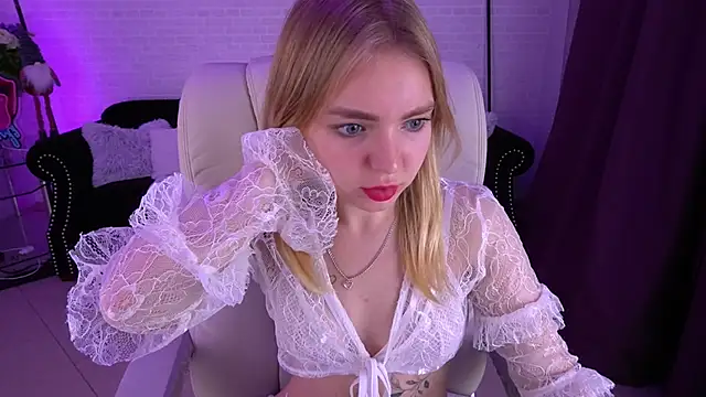 EmilySunshineS online show from December 16, 2024, 2:36 am