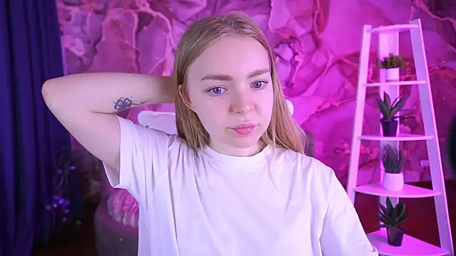 EmilySunshineS online show from November 12, 2025, 7:31 am