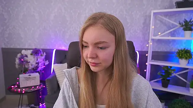 EmilySunshineS online show from November 19, 2025, 8:03 am