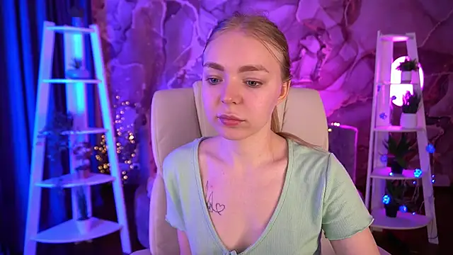 Snapshot of EmilySunshineS chatting on February 7, 2026, 1:59 pm EmilySunshineS online show from February 7, 2026, 1:59 pm