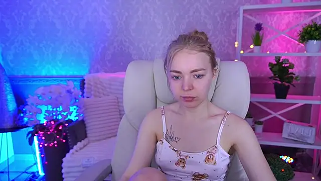 Snapshot of EmilySunshineS chatting on February 13, 2026, 7:15 am EmilySunshineS online show from February 13, 2026, 7:15 am