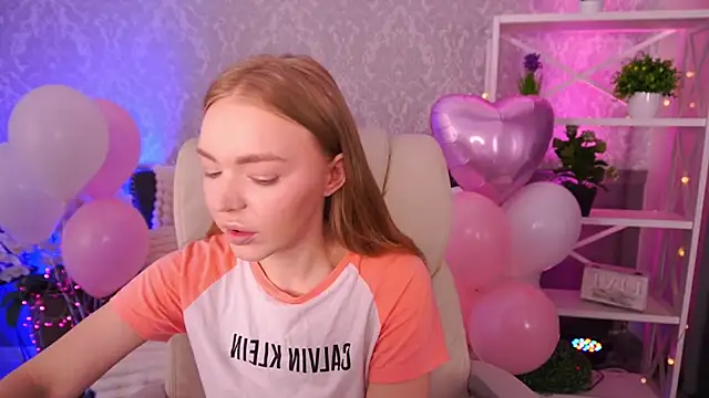 Snapshot of EmilySunshineS chatting on February 16, 2026, 7:26 am EmilySunshineS online show from February 16, 2026, 7:26 am