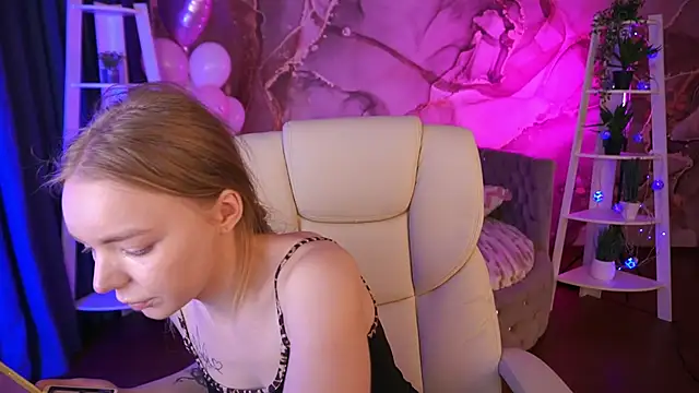 Snapshot of EmilySunshineS chatting on February 18, 2026, 7:15 am EmilySunshineS online show from February 18, 2026, 7:15 am