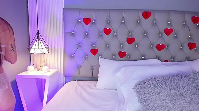 VioletthaRous online show from February 16, 2026, 10:39 pm