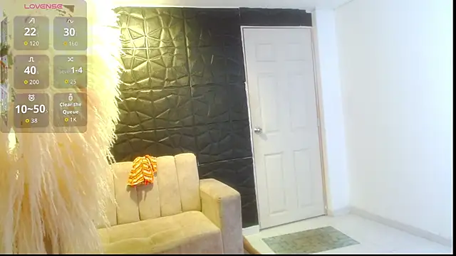 CINTHIA1609 online show from November 17, 2025, 8:36 pm