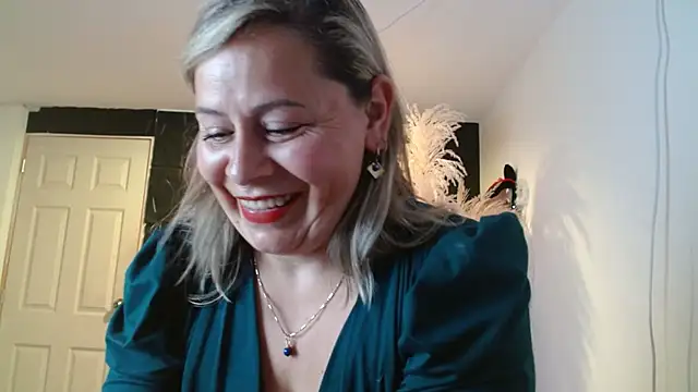 CINTHIA1609 online show from January 5, 2026, 8:01 pm