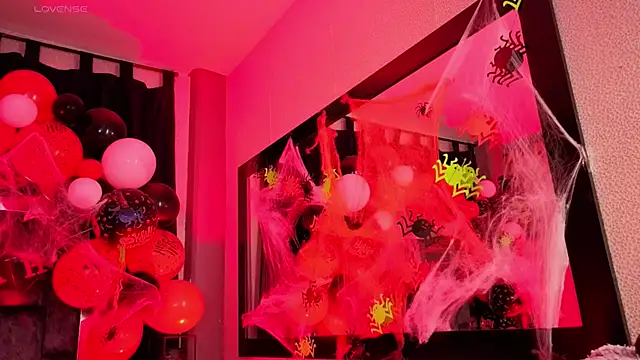 Mia Oxford online show from October 20, 2025, 12:16 pm