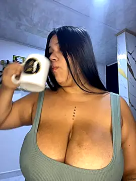 emma  milk  online show from October 24, 2025, 11:39 am