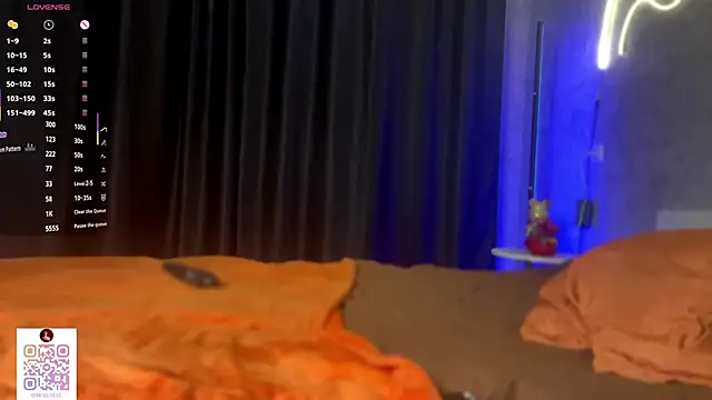 Snapshot of UdeleBarns chatting on November 5, 2025, 7:30 am UdeleBarns online show from November 5, 2025, 7:30 am