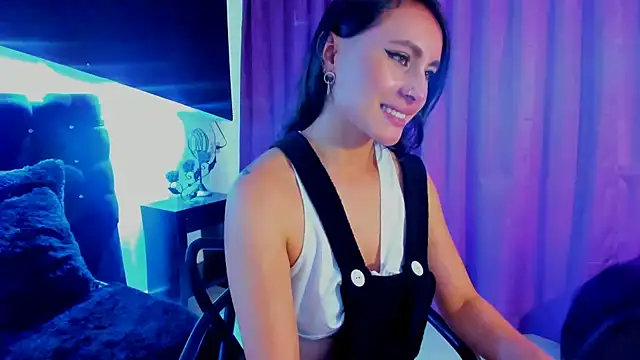 Coral Gibson online show from January 30, 2025, 6:21 pm