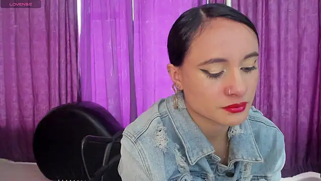 Coral Gibson online show from October 7, 2025, 1:41 pm