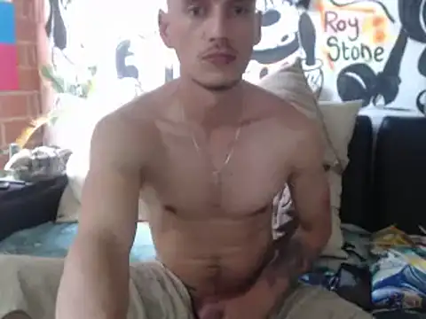 roystonee01 online show from October 28, 2025, 10:23 pm