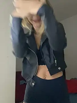 Snapshot of Carolinen chatting on January 27, 2025, 4:52 am Carolinen online show from January 27, 2025, 4:52 am