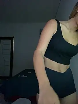 Snapshot of Carolinen chatting on February 5, 2025, 8:46 pm Carolinen online show from February 5, 2025, 8:46 pm