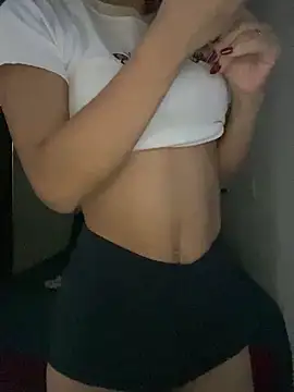 Snapshot of Carolinen chatting on February 7, 2025, 8:31 pm Carolinen online show from February 7, 2025, 8:31 pm