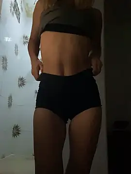 Snapshot of Carolinen chatting on March 20, 2025, 7:46 pm Carolinen online show from March 20, 2025, 7:46 pm