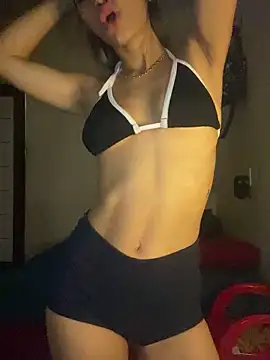 Snapshot of Carolinen chatting on September 12, 2025, 8:09 pm Carolinen online show from September 12, 2025, 8:09 pm