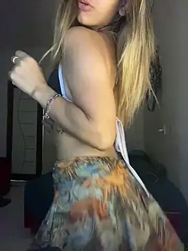 Snapshot of Carolinen chatting on September 24, 2025, 7:39 pm Carolinen online show from September 24, 2025, 7:39 pm