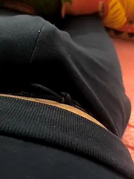 rana9639 1 online show from December 16, 2024, 4:34 am