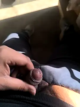 rana9639 1 online show from February 1, 2025, 9:21 am