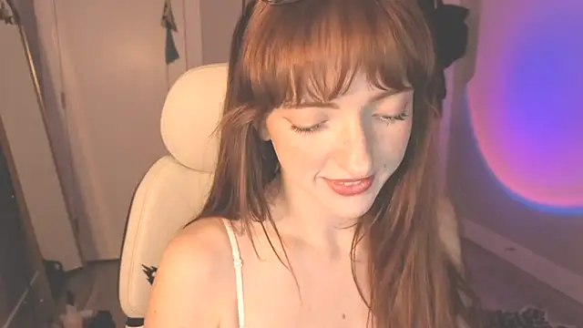 foxxyyyred online show from March 6, 2026, 3:03 am