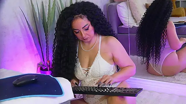 anissia teaser online show from November 30, 2025, 6:39 am