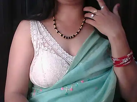 Snapshot of santurmom chatting on February 15, 2026, 5:20 pm santurmom online show from February 15, 2026, 5:20 pm