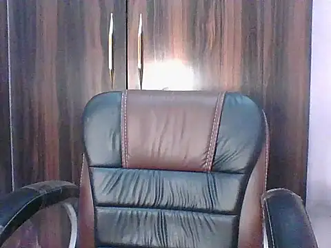 Snapshot of santurmom chatting on March 1, 2026, 5:37 pm santurmom online show from March 1, 2026, 5:37 pm