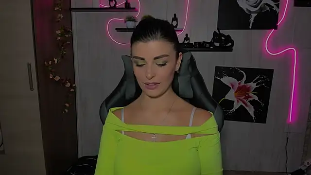 Snapshot of KayWuds chatting on December 4, 2024, 8:56 am KayWuds online show from December 4, 2024, 8:56 am