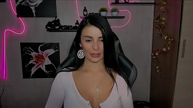 Snapshot of KayWuds chatting on December 8, 2024, 4:50 pm KayWuds online show from December 8, 2024, 4:50 pm