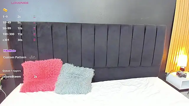 sweetsofia18 online show from January 19, 2025, 10:28 am