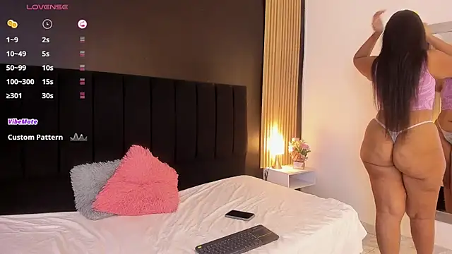 sweetsofia18 online show from October 11, 2025, 11:14 pm